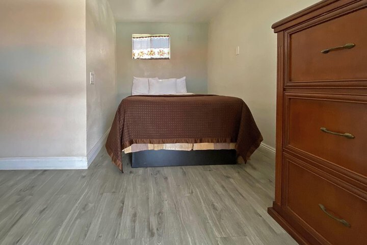 Room 35 of 63