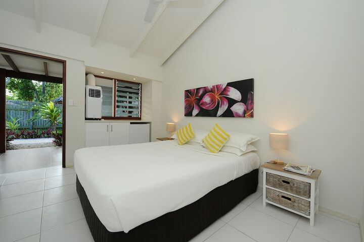 Room 6 of 106