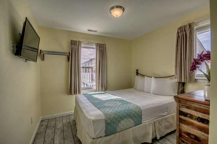 Room 5 of 75
