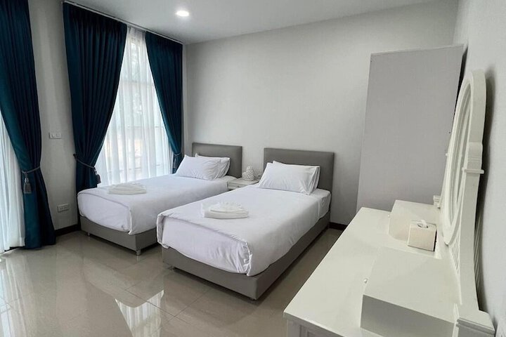 Room 12 of 49