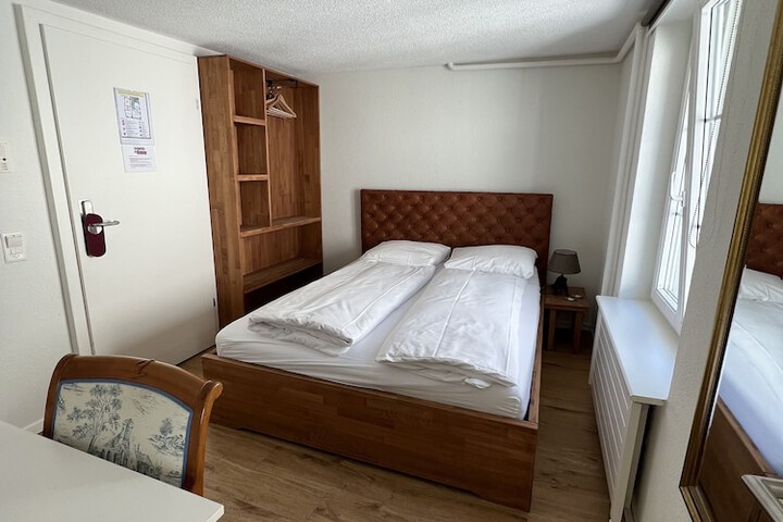 Room 18 of 40