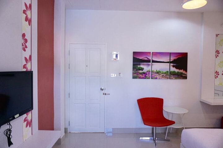 Room 12 of 167