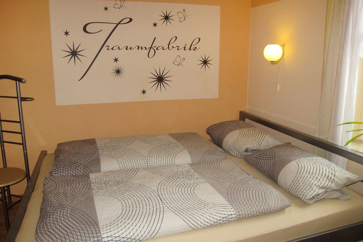 Room 4 of 11