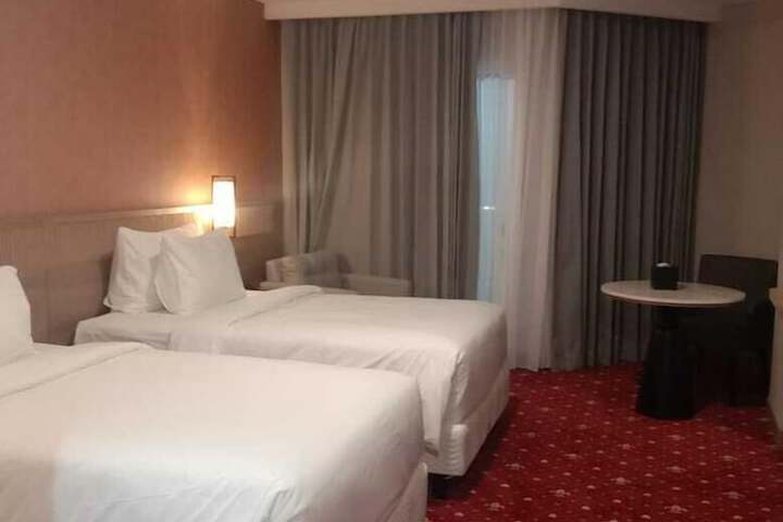 Room 9 of 31