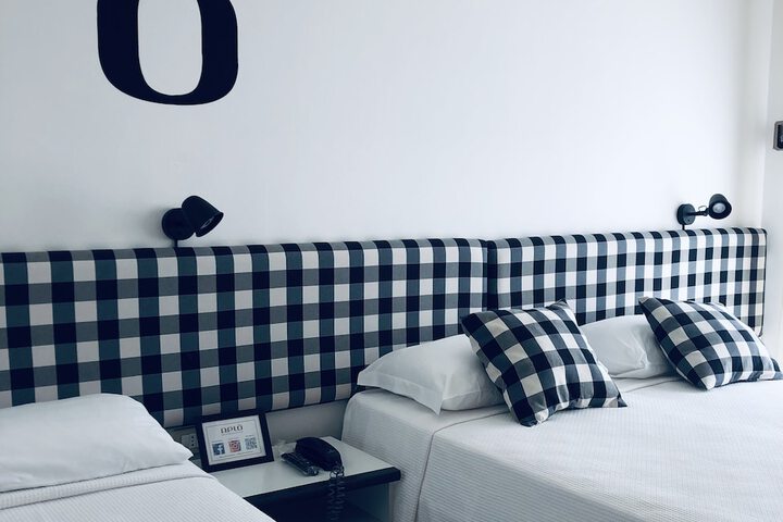 Room 9 of 76