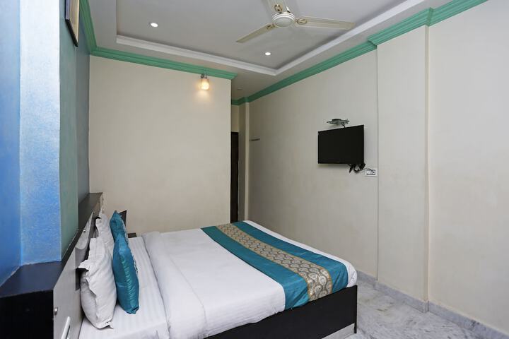 Room 7 of 14