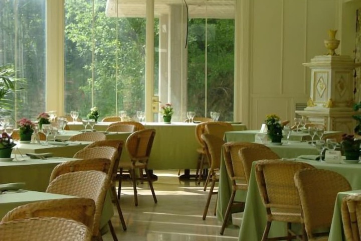 Dining Photos