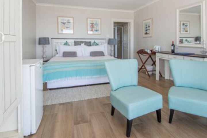 Room 18 of 25