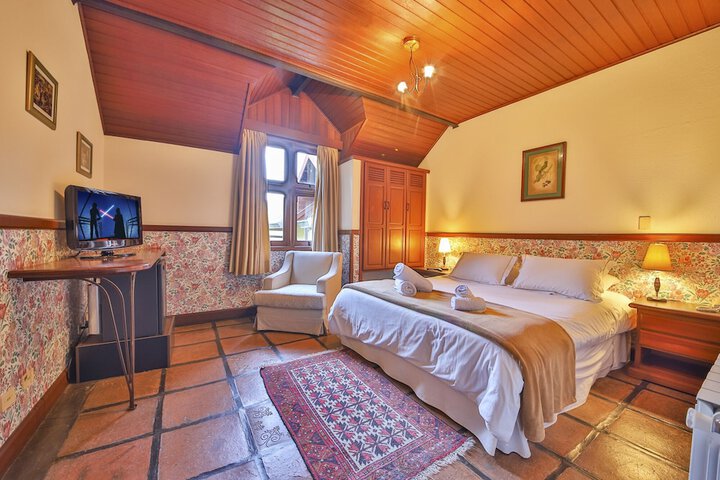 Room 4 of 32