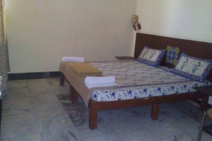 Room 2 of 7