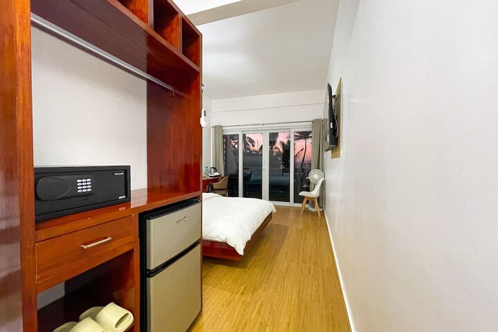 Room 16 of 80