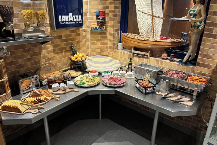 Breakfast buffet