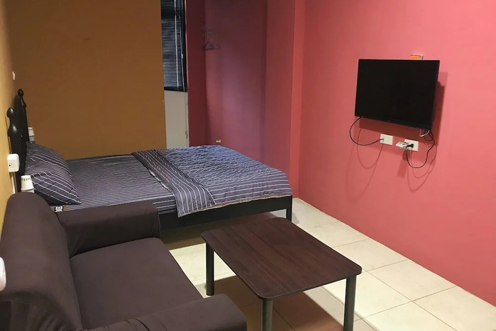 Room 3 of 10