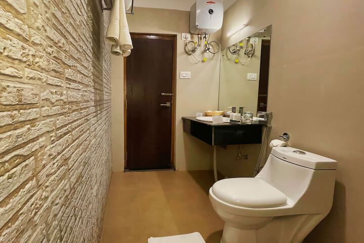 Room 12 of 21