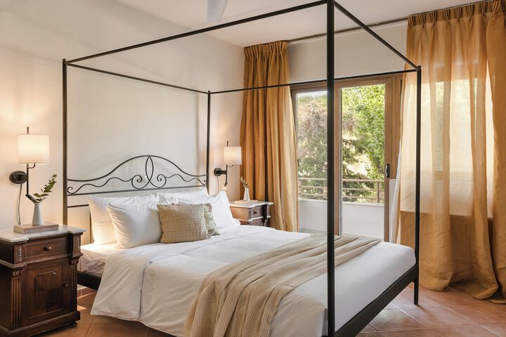 Room 10 of 29