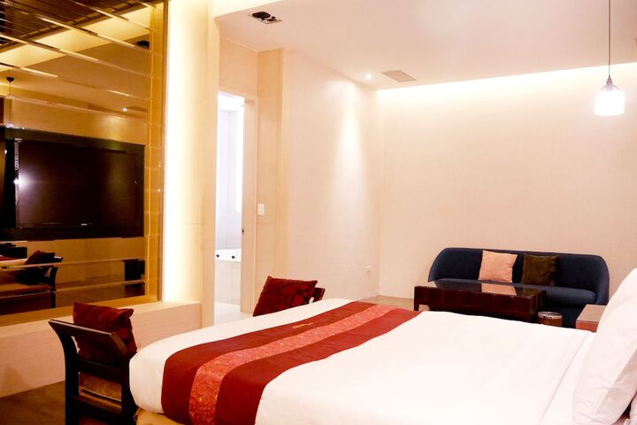 Room 14 of 81
