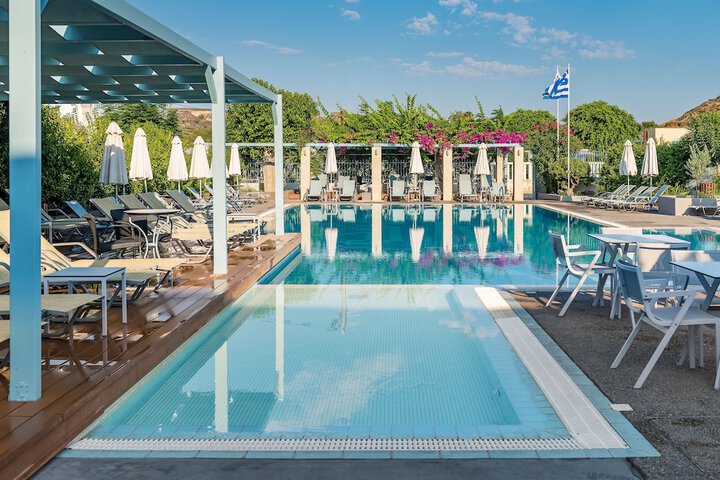 Hotel with Pool
