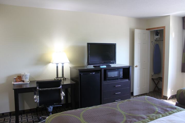 2 Queen Beds (9 of 21)