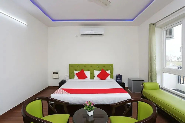 Room 3 of 12