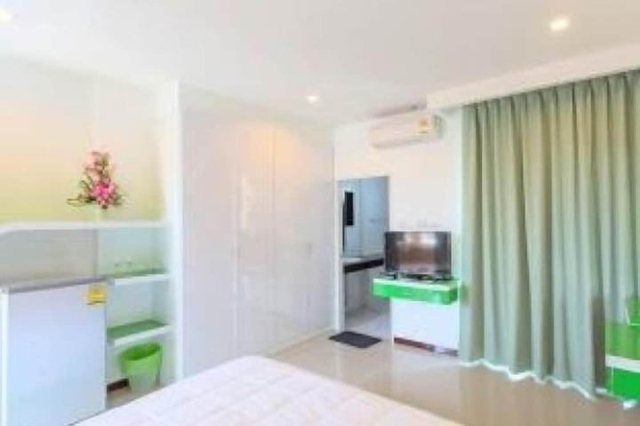 Room 4 of 14