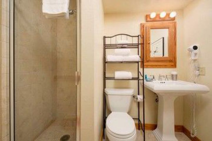 Room 2 of 19
