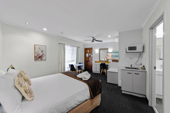 Room 28 of 70