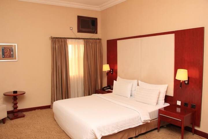Room 9 of 43