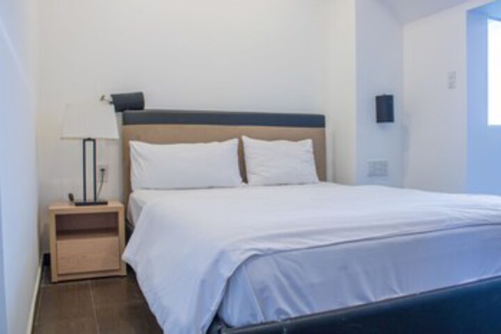 Room 10 of 35