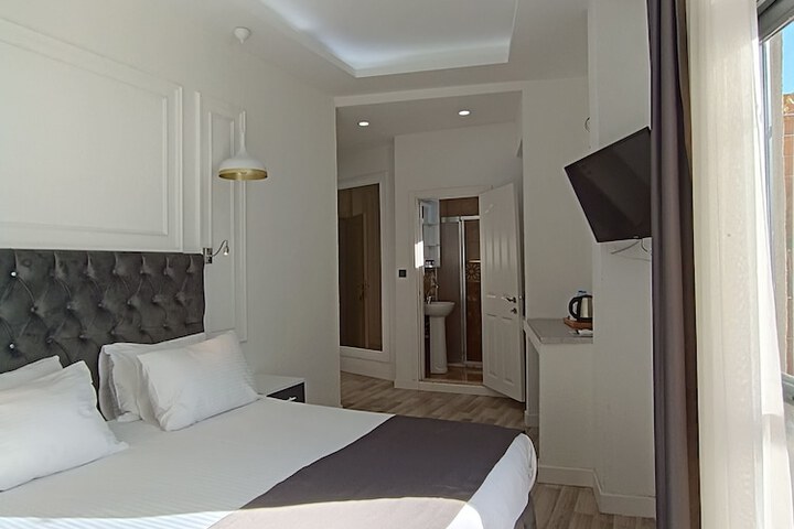Room 44 of 85
