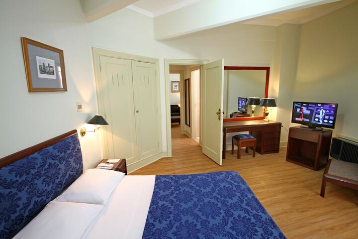 Room 48 of 156