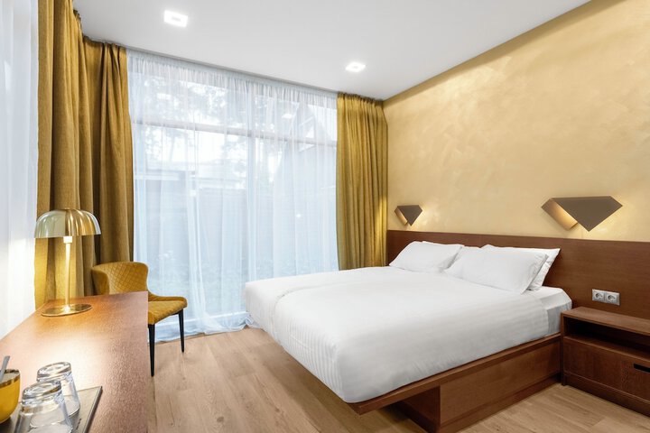 Room 15 of 64