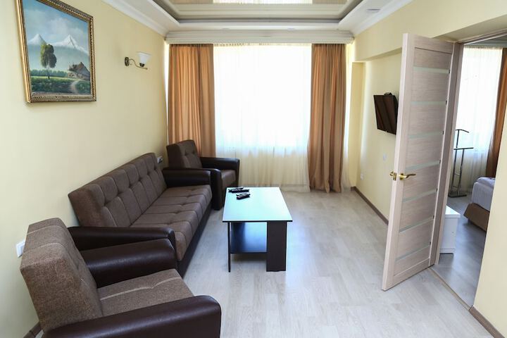 Room 21 of 48