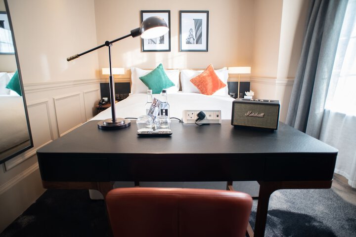 Room 4 of 72