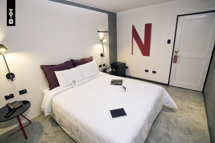 Room 14 of 82