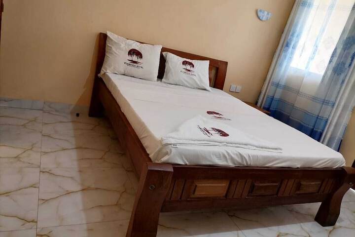 Room 4 of 15