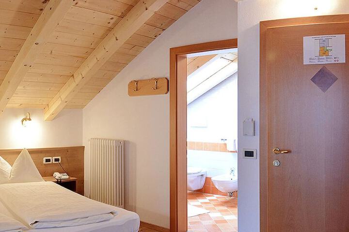 Room 12 of 41