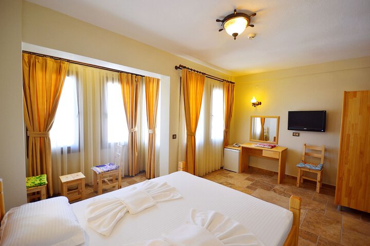 Room 9 of 50
