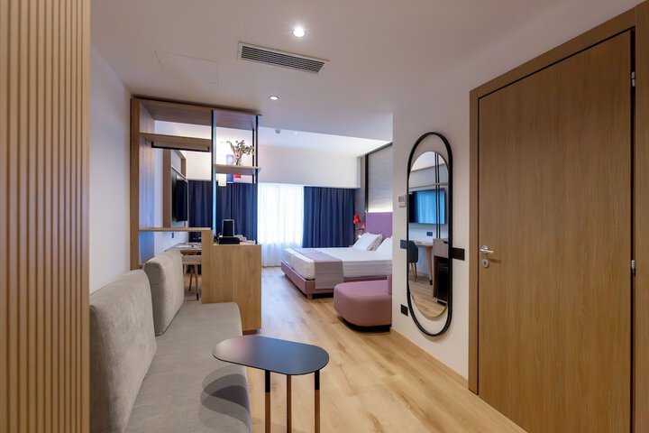 Room 48 of 146