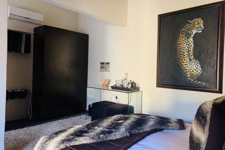 Room 12 of 101