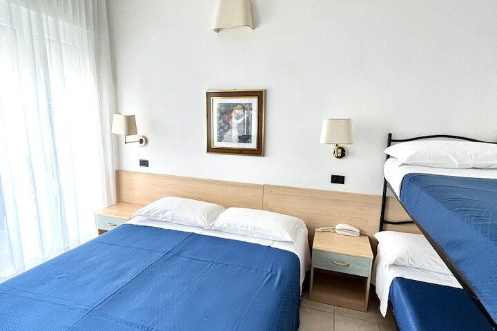 Room 4 of 42