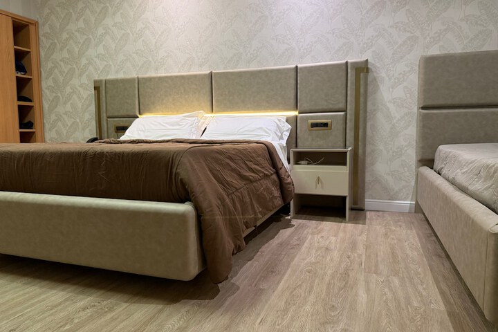 Room 16 of 37