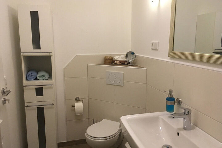Room 51 of 185