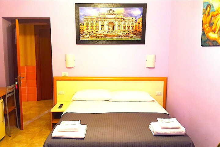 Room 6 of 16