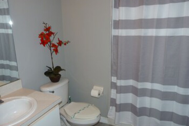 Room 11 of 120