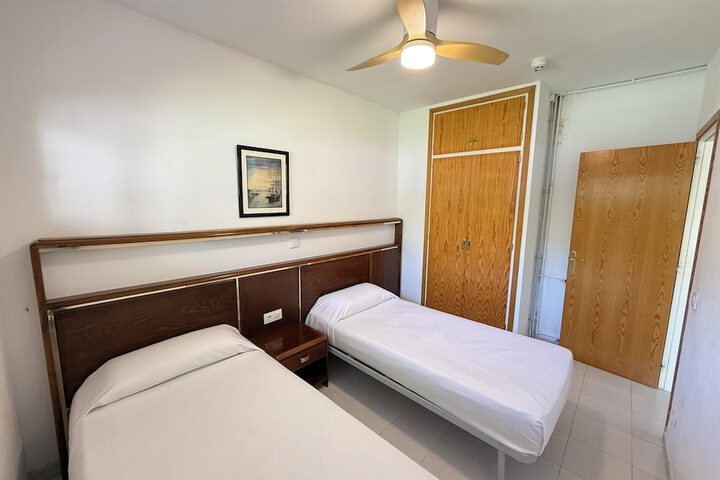 Room 3 of 84