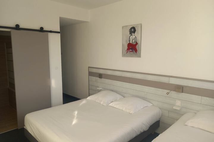 Room 11 of 51