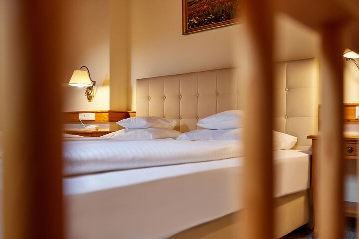 Room 10 of 76