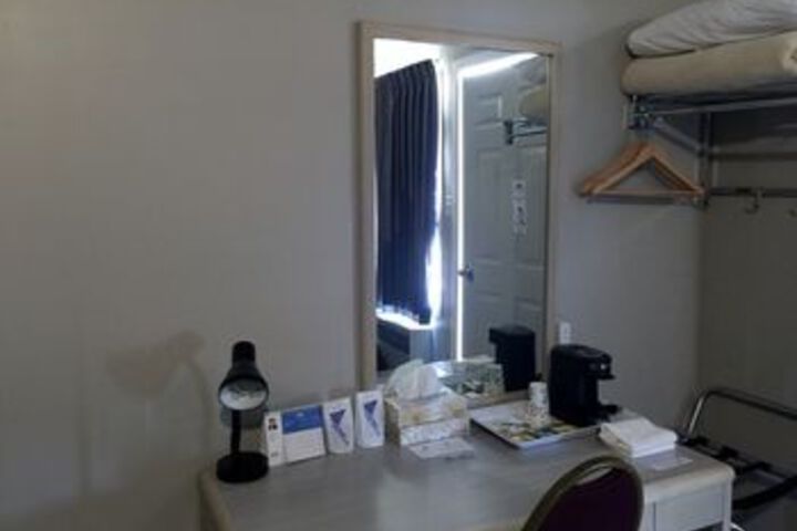 Room 13 of 20