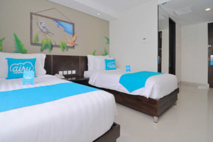 Room 10 of 30