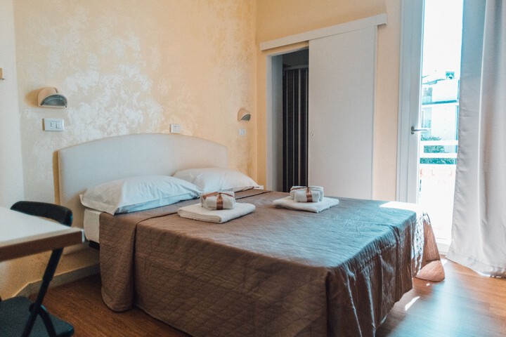 Room 4 of 21